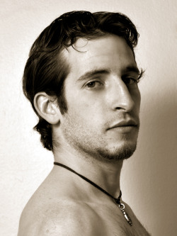 k-jeezy87:For rejecteddemo: This is me during a modeling shoot. I call it The Flynn Rider!