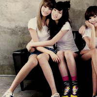 nana-pudding:  9 favorite pictures: Nana and Lizzy || requested by kuamin 