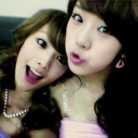 nana-pudding:  9 favorite pictures: Nana and Lizzy || requested by kuamin 