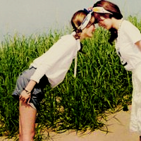 nana-pudding:  9 favorite pictures: Nana and Lizzy || requested by kuamin 