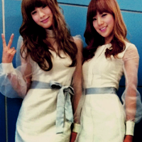 nana-pudding:  9 favorite pictures: Nana and Lizzy || requested by kuamin 