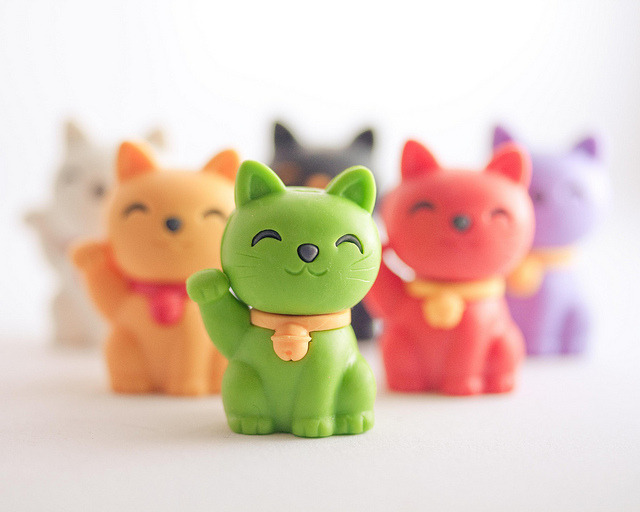 Maneki Neko by poppet with a camera on Flickr.
Another lovely, witty, beautifully-executed photograph by The Poppet…