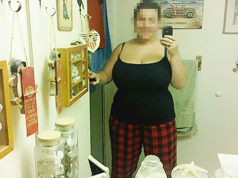 bigaj89:  busty young cell phone pic ;)
