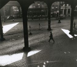 luzfosca:  Rebecca Lepkoff Third Avenue El and Chatham Square, circa 1940s From Life on the Lower East Side: Photographs By Rebecca Lepkoff, 1937-1950 Thanks to liquidnight 