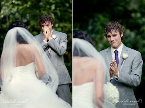 lalondesandleijons:  lascosasmashermosas:   THIS is how a man should look when he sees his wife in her wedding dress. Overjoyed with love and excitement. He should have tears in his eyes knowing she is going to be with him forever. How could you not
