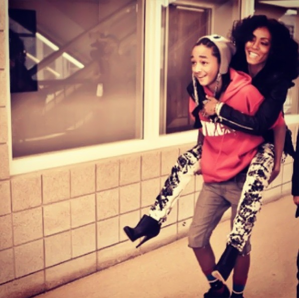 blackteencelebrities:  Jaden &amp; Jada Smith awwww cute 