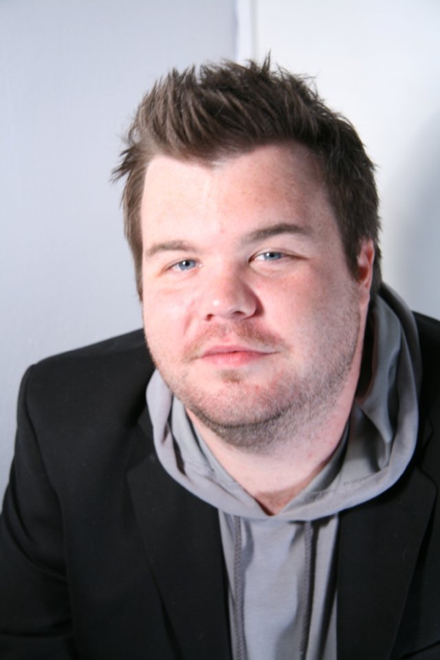 bearbeef:  I’d would make out with this face so hard! 