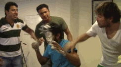 desglazeado:  laly096:  werevertumorro “fiesta de cumpleanos” video  hahaha