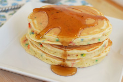 -foodporn:  Cake Batter Pancakes(click through