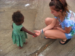 fiji-islands:  queued ☯ and her little dress awwww