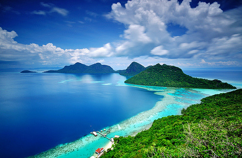 surferdude182:
“ View from the Peak of Bohey Dulang (by Nora Carol)
”