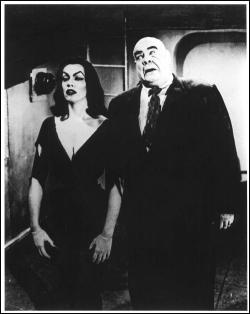 beautyandterrordance:  Vampira and Tor Johnson, in Ed Wood’s Plan 9 From Outer Space. 