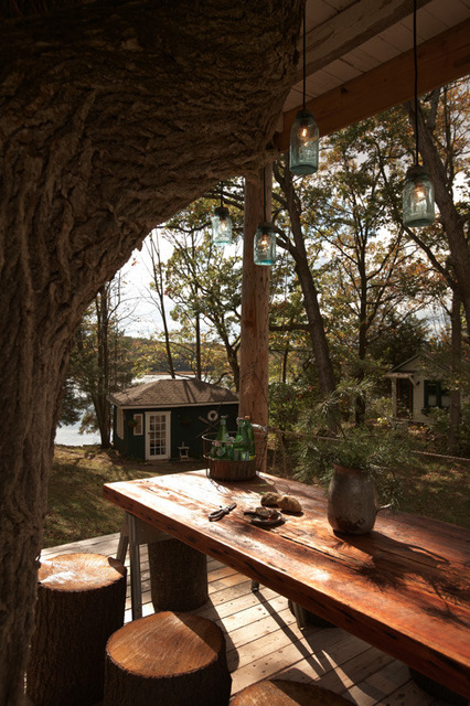 ofrabbits:  I now want two things in life: an endless supply of (good) books this house  I W A N T T H I S ! ! ! ! !