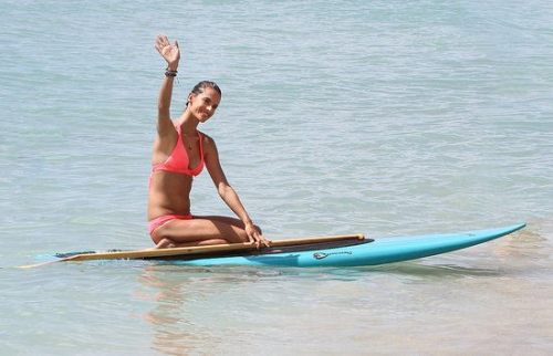 alesandracorineambrosio:  Ale Ambrosio paddle boarding in Hawaii ( October 11 ) 