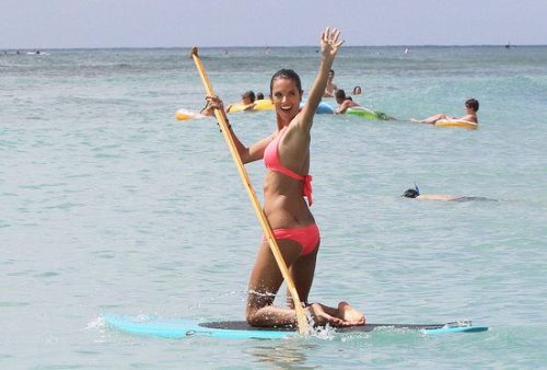 alesandracorineambrosio:  Ale Ambrosio paddle boarding in Hawaii ( October 11 ) 