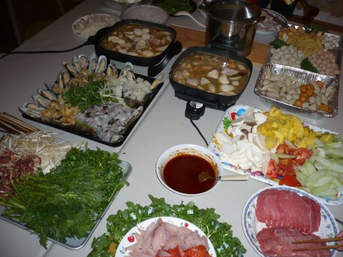 I miss those Family get together. Where theirs always Lau Thai and other Vietnamese foods.