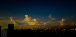 Goddamn sky, goddamn.  (Taken by Samsung Corby II)