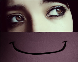 Minhavidasemti:  Você Finge Um Sorriso Perfeito E Todos Pensão Que Você  Está