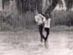 hkangela:  in the rain, awww &lt;3 