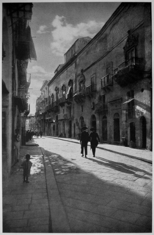 firsttimeuser:Sicily, Agrigento (Sicilian: Girgenti). Main Street, 1920s