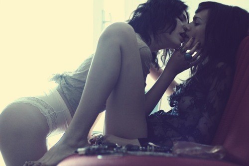 tastefully-female:  Trial 