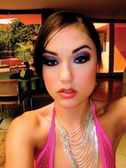 Getnakedandtakephotos:  (Via Pornostar Sasha Grey: “Alles Eine Reine Muskelangelegenheit”