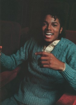 mrsinvincible:  “I like people who can make you laugh without using vulgarity, or bad words.” ~ Michael Jackson 