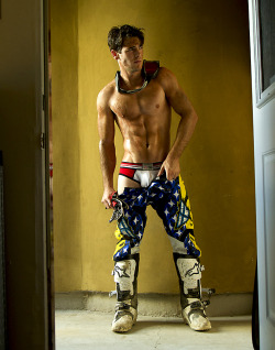troyisnaked:  steven brewis by tom cullis
