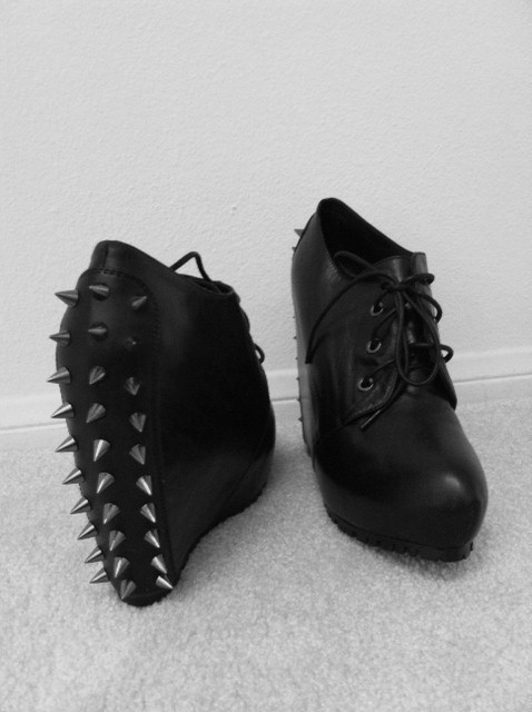 rotten-envy:  ☥ ☯ FOLLOW AND I’LL BUY YOU A UNICORN ☯ ☥