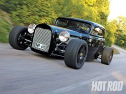 scoobiesandboobies:  classandcars:   jsnpbts:  All wheel drive ‘32 3 window coupe.   Queue Clarkson’s speech on why cantilevered suspension is better.   just decided that i want to heatwrap my headers and turbo like that