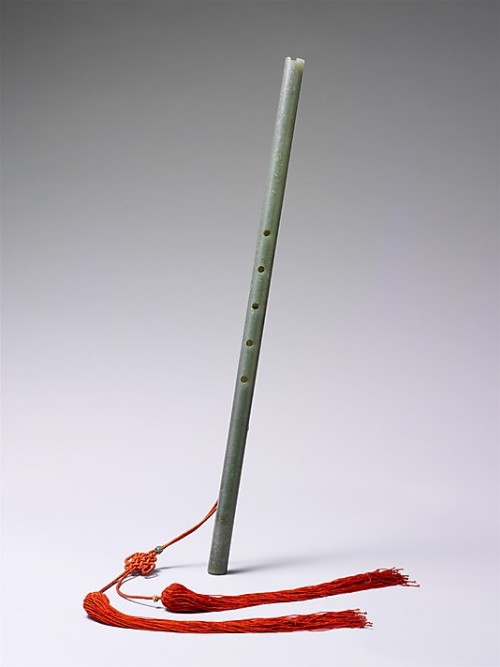 omgthatartifact:XiaoQing DynastyThe Metropolitan Museum of ArtThe jade flute appeared in Chinese lit