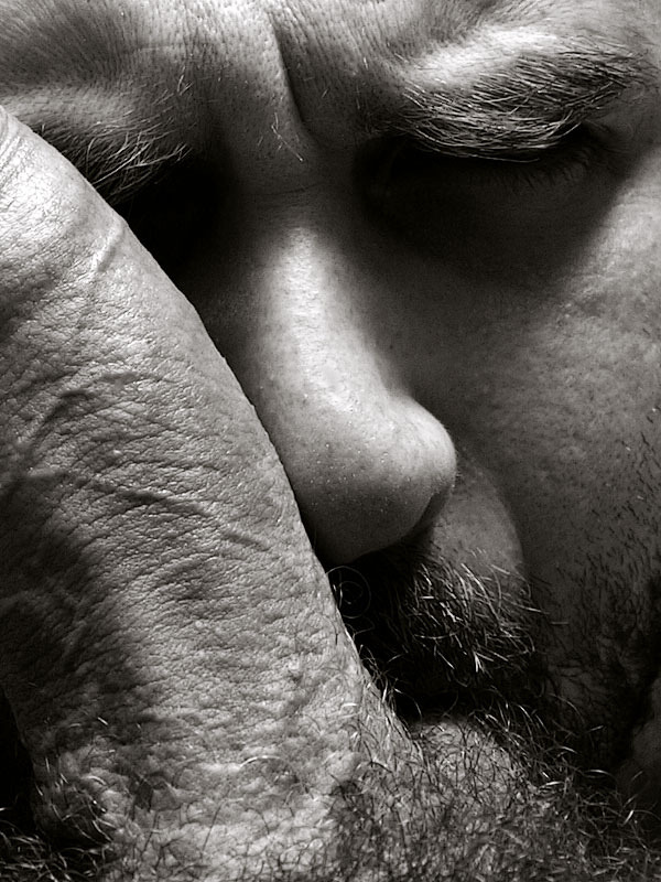 themoreitgrows-thebetteritgets:  Very interesting pic. Hard to take your eyes away…