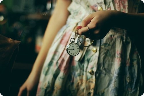  Aprender: quando for pra acontecer, acontecerá. Não adianta correr contra o destino e o tempo, tenha calma e espere. 