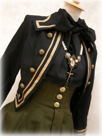 zerachin:  bushy-brows:  himapapa:  kitsoru:  Military style lolita coords via Frasco blog.  OH MY GOD  This is my dreams coming true *A*  top right all my dreams 