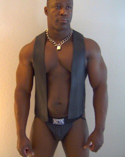 blkmilk:  #LEATHERDADDYFRIDAYZ 3 