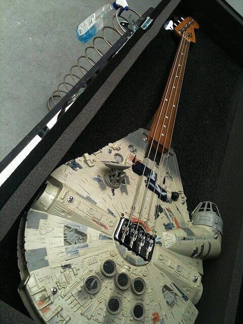 lilobes:  sharkeatsbird:  Holy shit.  how that….is a sweet bass 