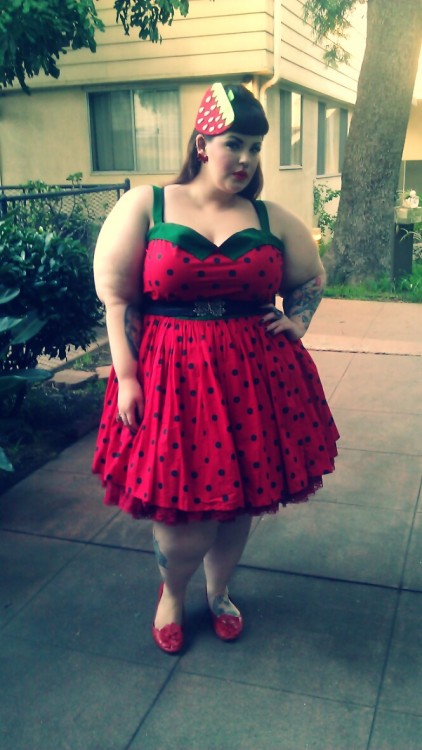 dominodollhouse: tessmunster: Headed to the Love Your Body launch party lookin ohhhh so sweet! Lov