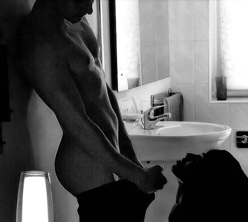sensual-dominant:  Lets start off the week correctly, shall we my pet…