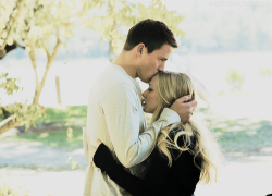 continue-amando:   Nicholas Sparks made me fall in love with these movies &lt;3  