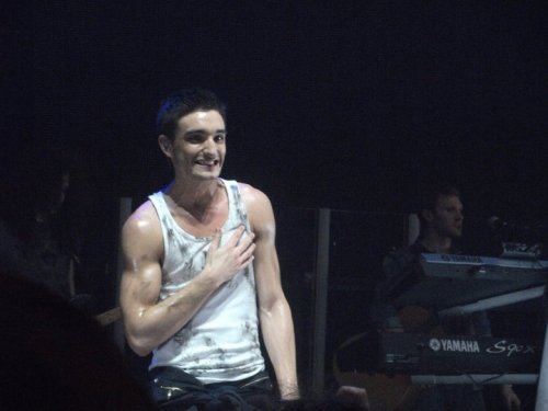 adilouisemarsh:  omg my friend took this and asdfghjkl it’s just the cutest thing everrrrrr.  the muscles..i can’t even…