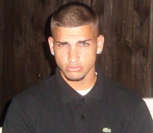 bumsport:  WHO YOUR BARBER YO?, HE OR SHE HOOKED U UP YO.realtalk lol danm you sexxi 