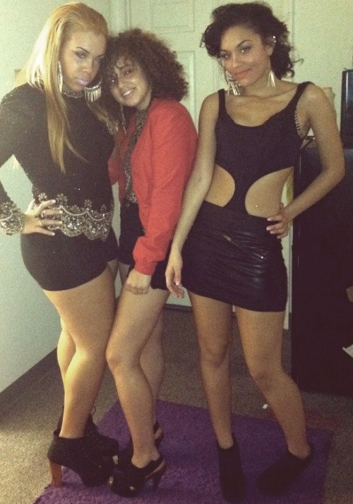 sheissoclassy:  me & my girls :)  
