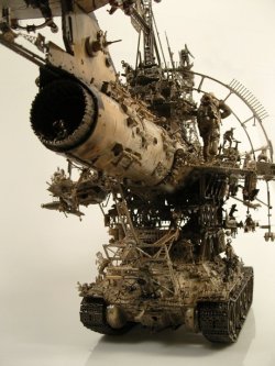 Kris Kuksi sculptures have so much twisted detail!!