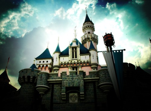 hello-ace:  december disneylanddd 