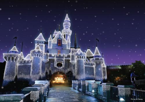 hello-ace:  december disneylanddd 