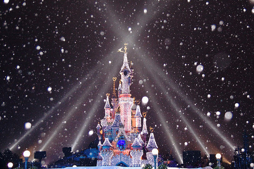 hello-ace:  december disneylanddd 