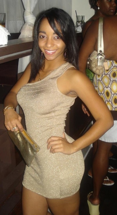 iamabiggentleman:  that dress… I lie!!  