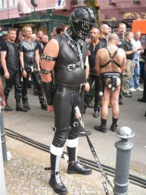 ianskinbull:  robin35000:  Just wait here  follow me for more cumdripping pornianskinbull.tumblr.com
