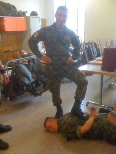 slavetolust:   Now this is how fags should serve in the army  