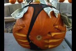 mxmonster:  STRIP-O-LANTERN! 